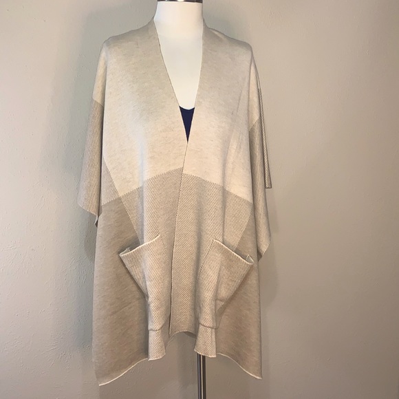 La Fiorentina Wrap One Size in Oatmeal/Beige color - Picture 3 of 9